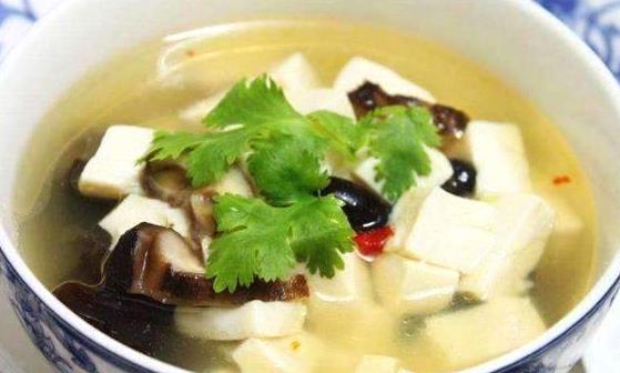 女性容易氣血不足手腳冰冷 推薦八種補氣血的食譜來調理