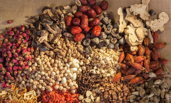 痛風患者必須堅持的飲食原則 推薦治療痛風的中藥方