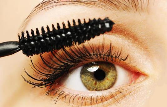 沒有卸妝水怎么卸睫毛膏 睫毛膏沒卸干凈會怎樣